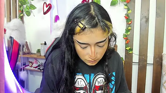 MeowMota_ Chat XXX in diretta