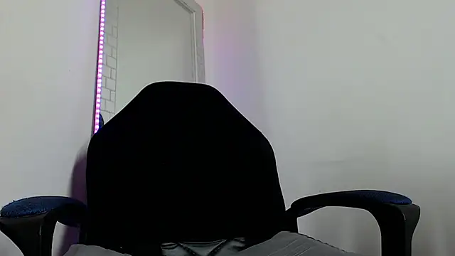 Webkamerová show Nash_fit18