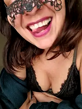 Show de larizinha2026 na webcam