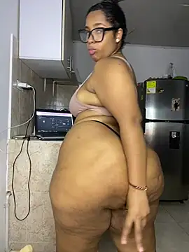 NV-Nikoll Adlı Modelin Canlı XXX Sohbeti