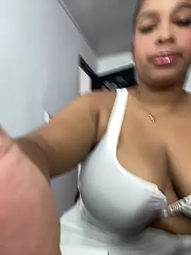 Chat +18 de NV-Nikoll ao vivo