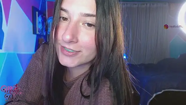 Chat XXX en directo de Mysticdooll69