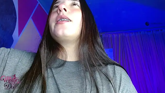 Chatroom XXX en direct de Mysticdooll69