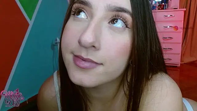 Mysticdooll69's Live XXX Chat