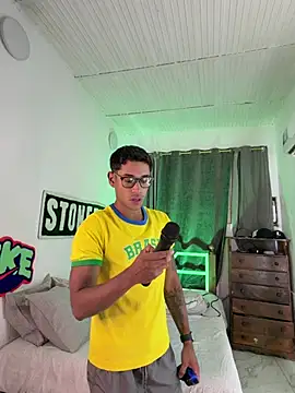 הופעת וובקאם של Jackson_stone