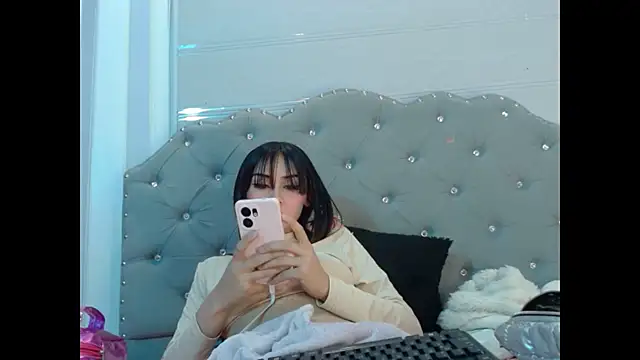 sofiaspring Adlı Modelin Canlı XXX Sohbeti