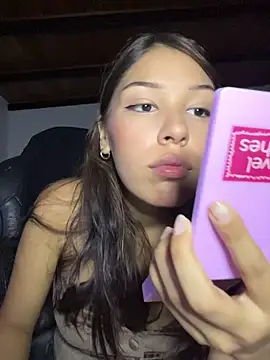 Kitty20205 라이브 XXX 채팅