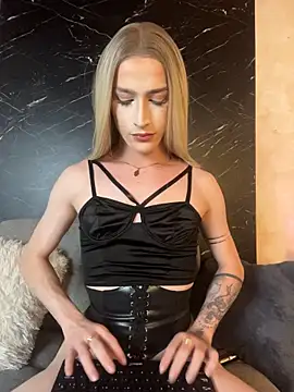 Alana_Stone Adlı Modelin Web Kamerası Şovu