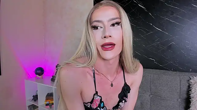 Alana_Stoneのウェブカメラショー