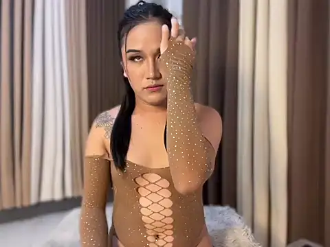 savanna_pleasure Show in webcam