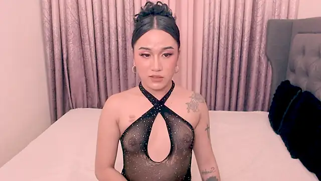 savanna_pleasure Show in webcam