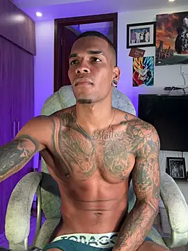 blackboy-strong Adlı Modelin Web Kamerası Şovu