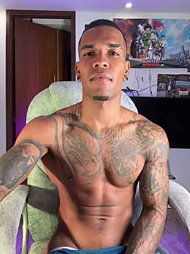 blackboy-strong Show in webcam
