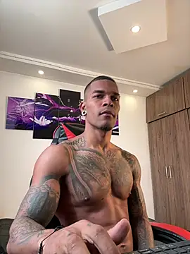 blackboy-strong: διαδικτυακό σόου στην κάμερα