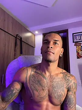 blackboy-strong Show in webcam