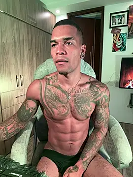 Show modela blackboy-strong na web-kameri