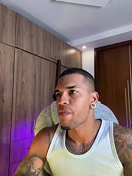 Show de blackboy-strong na webcam