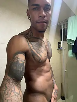 blackboy-strong: διαδικτυακό σόου στην κάμερα