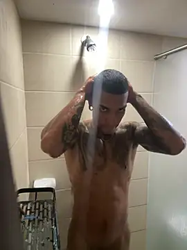 Show modela blackboy-strong na web-kameri