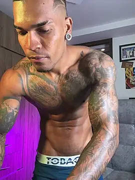 blackboy-strong Show in webcam
