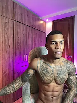 blackboy-strong Show in webcam