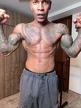Show modela blackboy-strong na web-kameri
