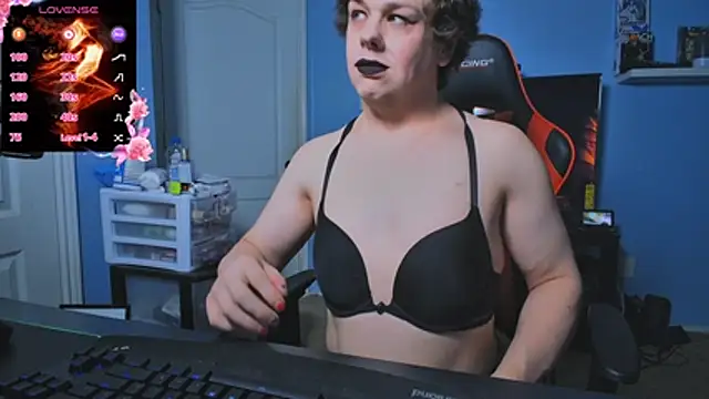 CuteDollVanessa Show in webcam