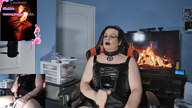 MidnightDollVeronica webkamerás műsora