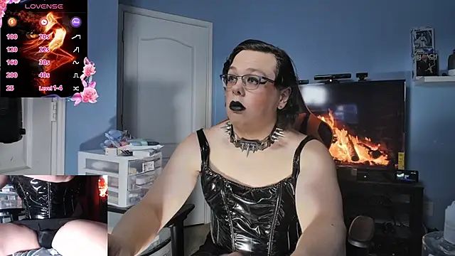 Pokazy przed kamerką – MidnightDollVeronica