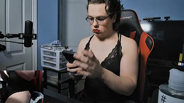 MidnightDollVeronica's Webcam Show