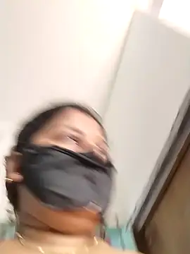 pinkisaha75's Live XXX Chat