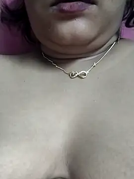 pinkisaha75 Chat XXX in diretta