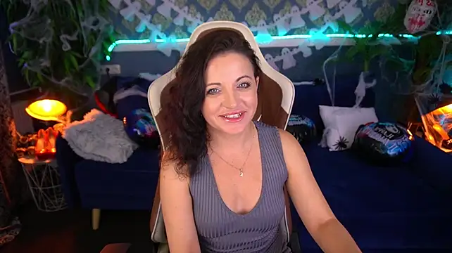 Dafni_Monn Show in webcam