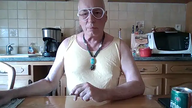 Helinetrav webkamerás műsora