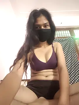 Kavya-Raniin Webbikameraesitys
