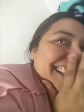 צ'אט XXX בשידור חי של tatikanyx