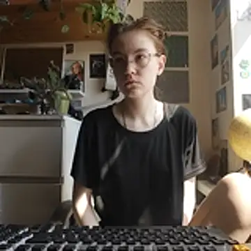 Chat soba uživo modela Shy_Bamby