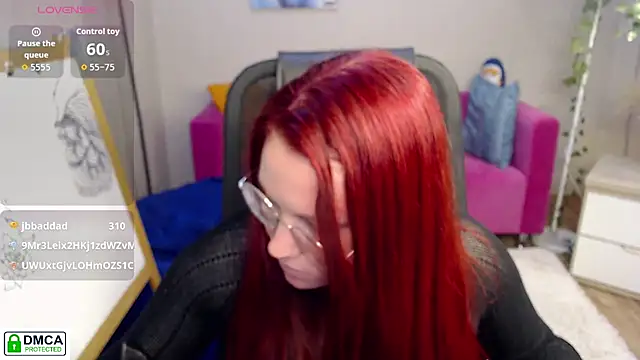 kuri_u – live chatrum