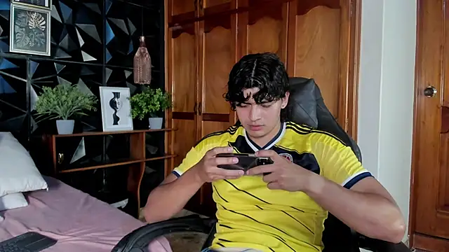 צ'אט XXX בשידור חי של elliot_colton