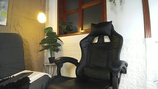 elliot_colton Show in webcam