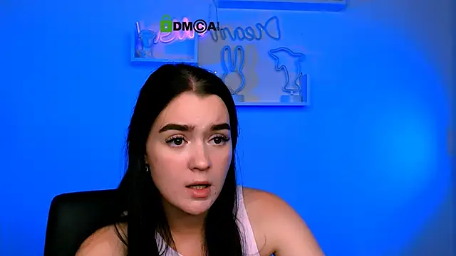 XXX chat uživo modela monica_xcx