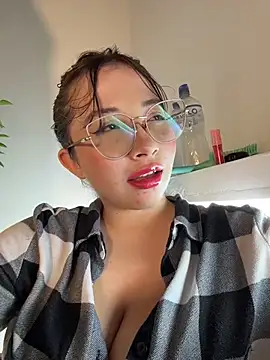 AliciaWhite_nt's Live Chat Room