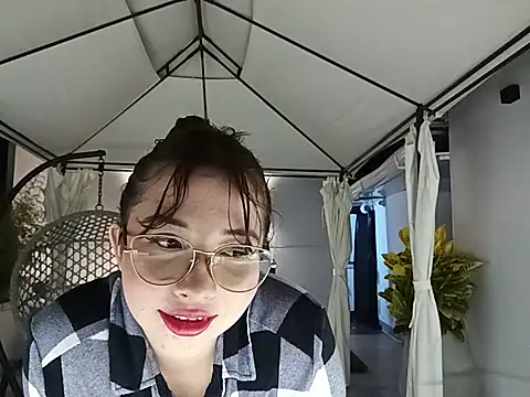 AliciaWhite_nt 即時聊天室