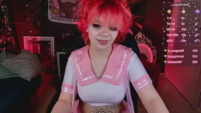 Waifu_Ketrin: διαδικτυακό σόου στην κάμερα