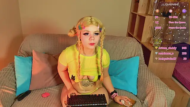 Waifu_Ketrin 在線直播表演