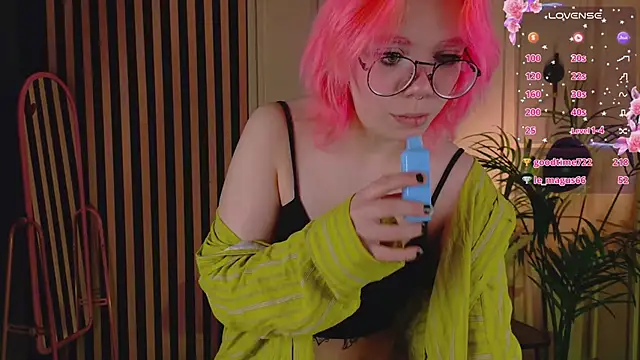 Waifu_Ketrin Adlı Modelin Canlı XXX Sohbeti