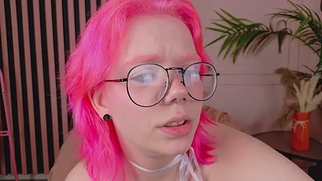 XXX chat uživo modela Waifu_Ketrin