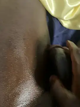 ytgyfyfuflgkyf's Webcam Show