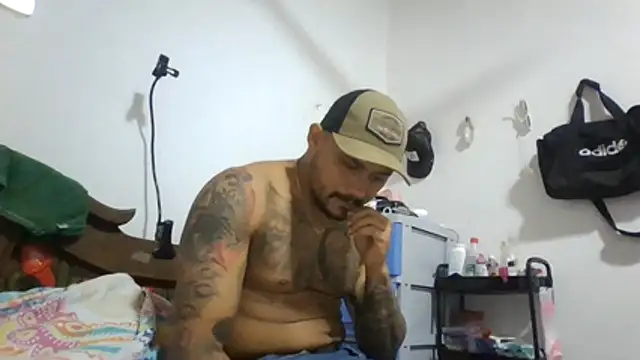 BlackBigdogg webcam show