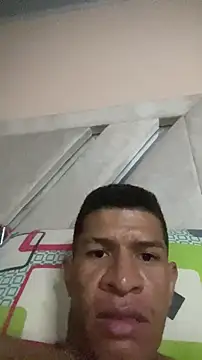 antonio_aguilarx: διαδικτυακό σόου στην κάμερα
